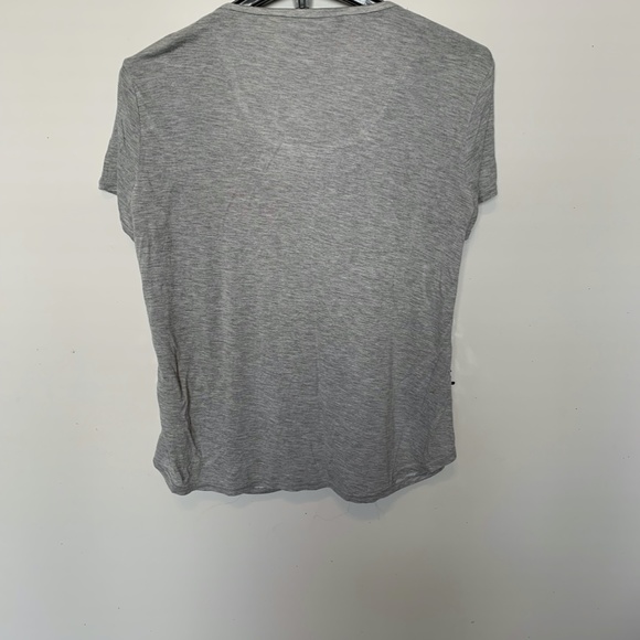JENNIFER LOPEZ SILVER & GRAY DRESSY. SS TEE SIZE LARGE - Picture 4 of 6